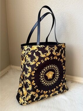 NEW✨Versace La Medusa Reversible Tote Bag With Gold Barocco Signature Print